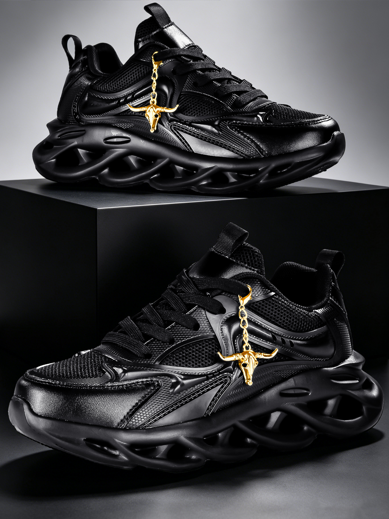 Street Fashion Designers - Women's Black Platform Sneakers with 5cm