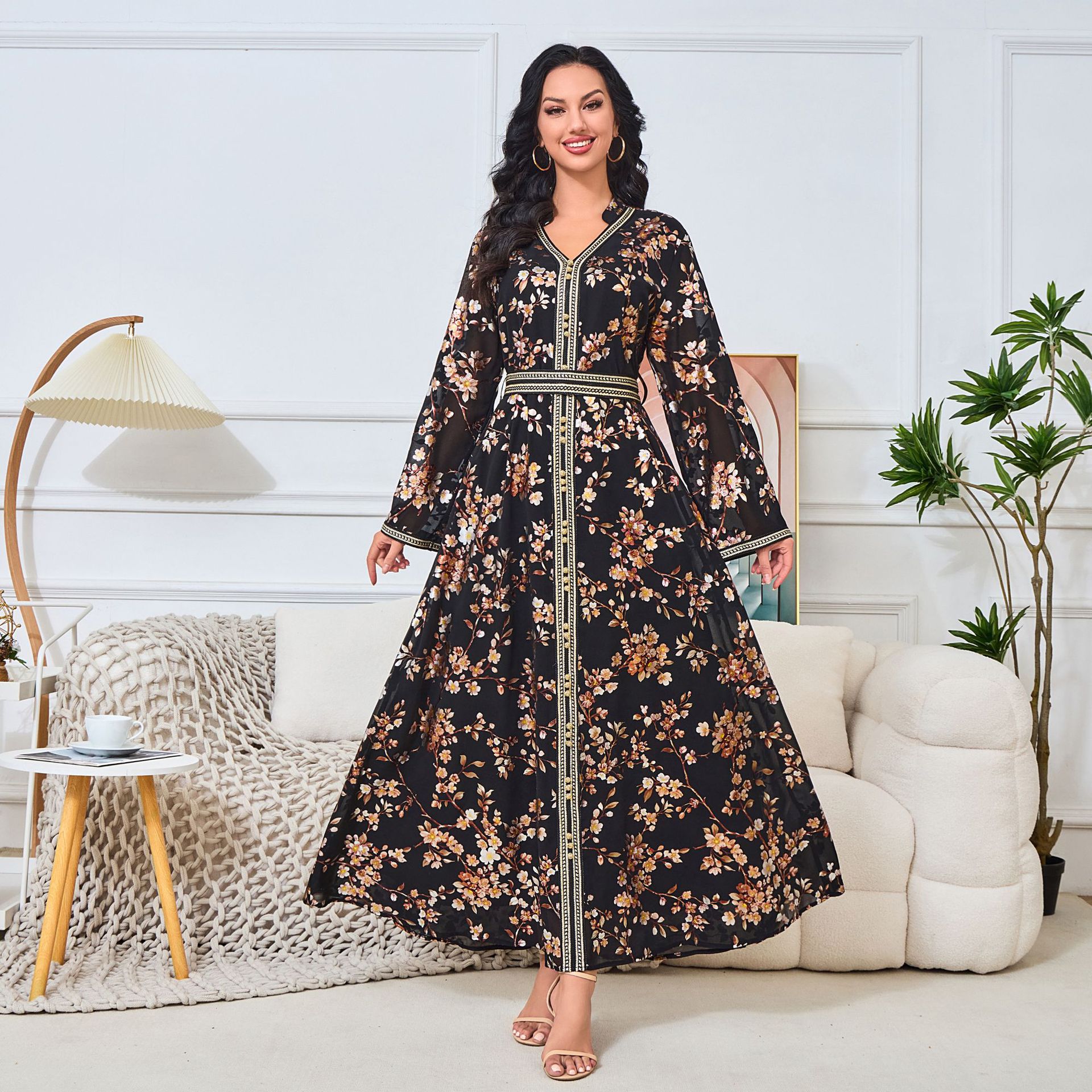 Street Fashion Dubai - Arabian Clothing Dubai Women's New Fashion