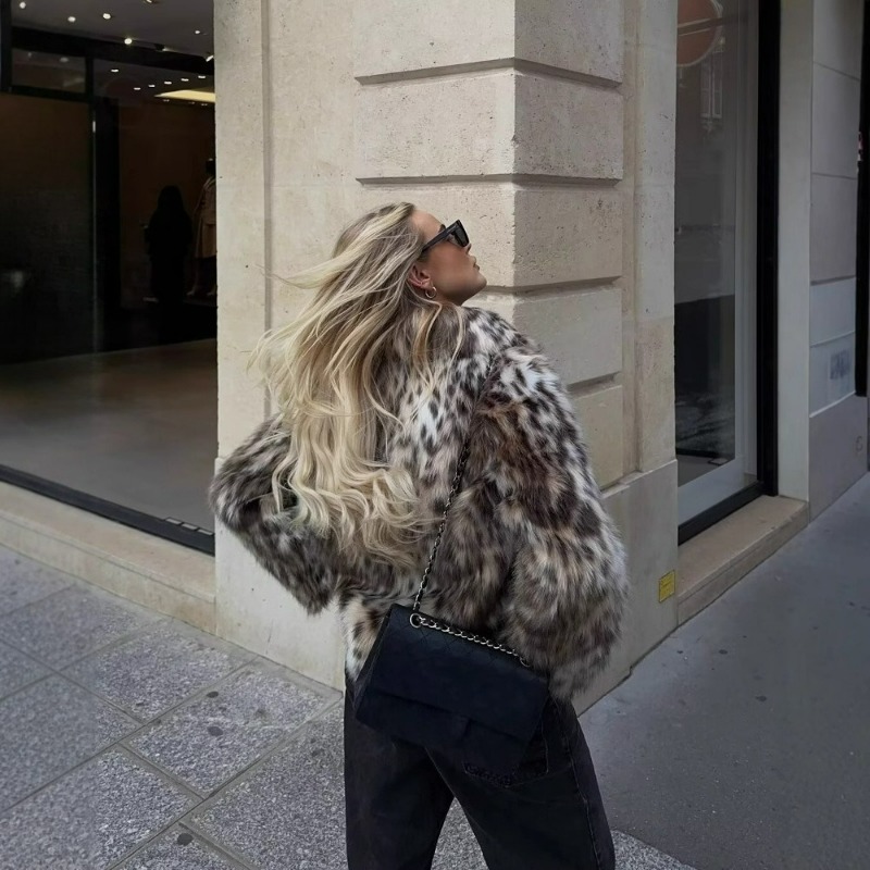 Europe Beautiful Women's Cloth - مراجعة Street Fashion Europe وسعره