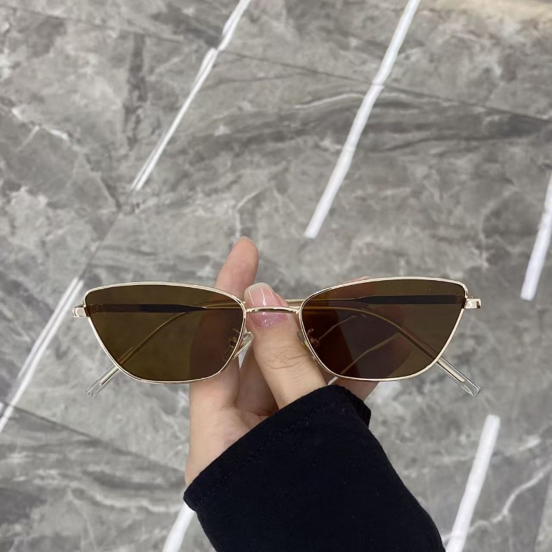 Fashionable Rhombus-Shaped Met - مراجعة Street Fashion Photography وسعره