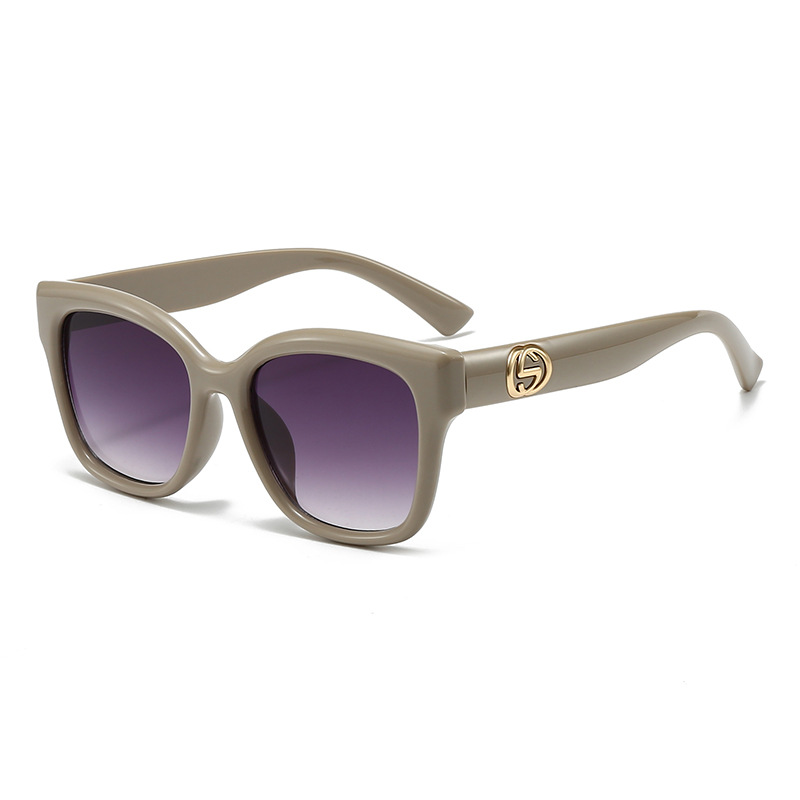 Retro Minimalist Solid Color F - مراجعة Street Fashion Photography وسعره