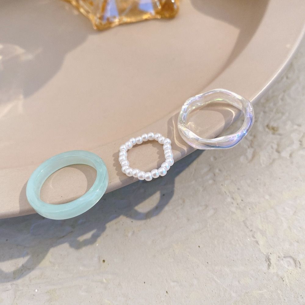 Minimalist Accessories Acrylic - مراجعة Street Fashion Essentials وسعره