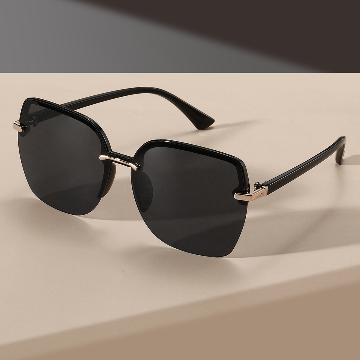 Retro Minimalist Large Square  - مراجعة Street Fashion Photography وسعره