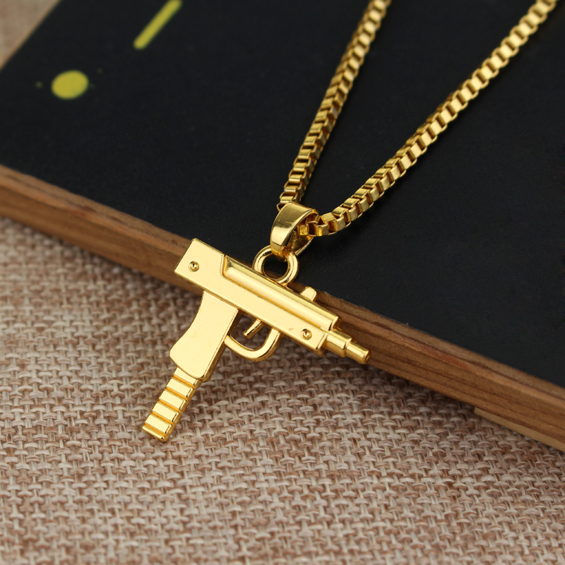 Trendy Uzi Gun Shaped Pendant  - مراجعة Street Fashion Baggy وسعره