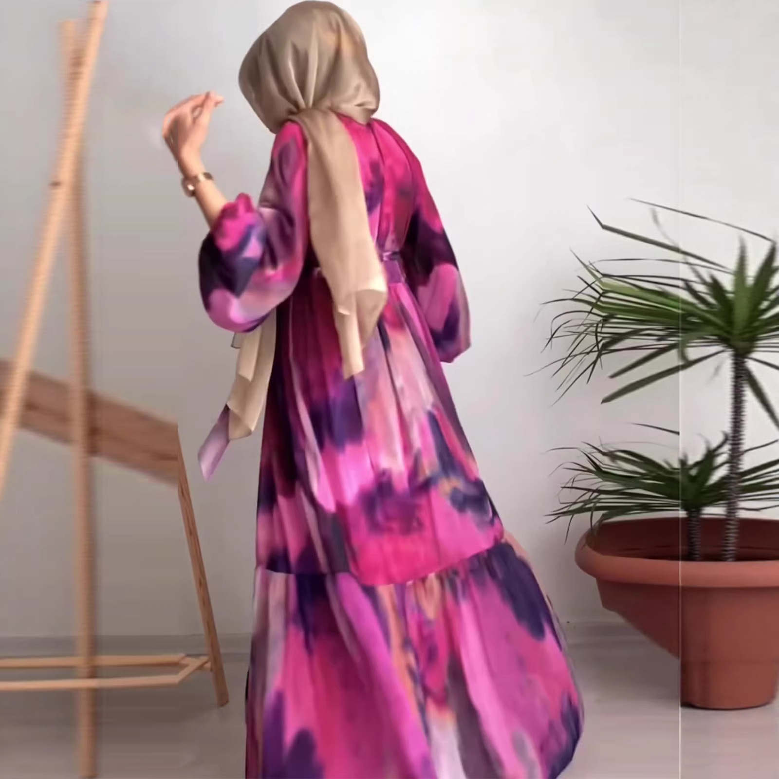 Modest Dubai Abaya Islam Ramad - مراجعة Street Fashion Dubai وسعره