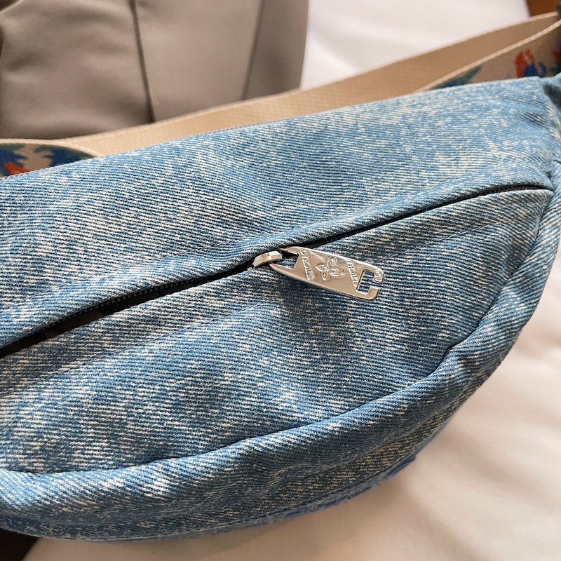 Denim Blue Chest Bags For Wome - مراجعة Street Fashion Mood وسعره